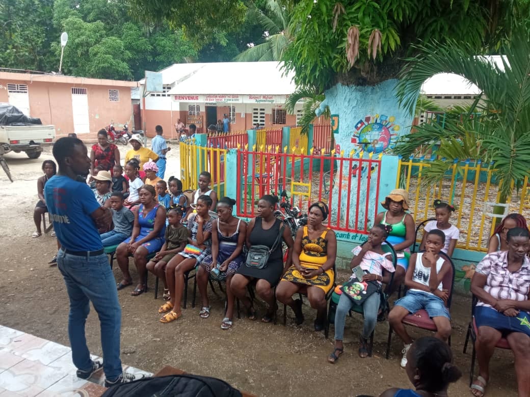 HopeforHaiti's tweet image. From the Field: Community Health Workers lead public health education sessions in Aquin, Laporte, and Zanglais, #Haiti. ❤️ Knowledge is power, and knowing how to take care of ourselves saves lives.