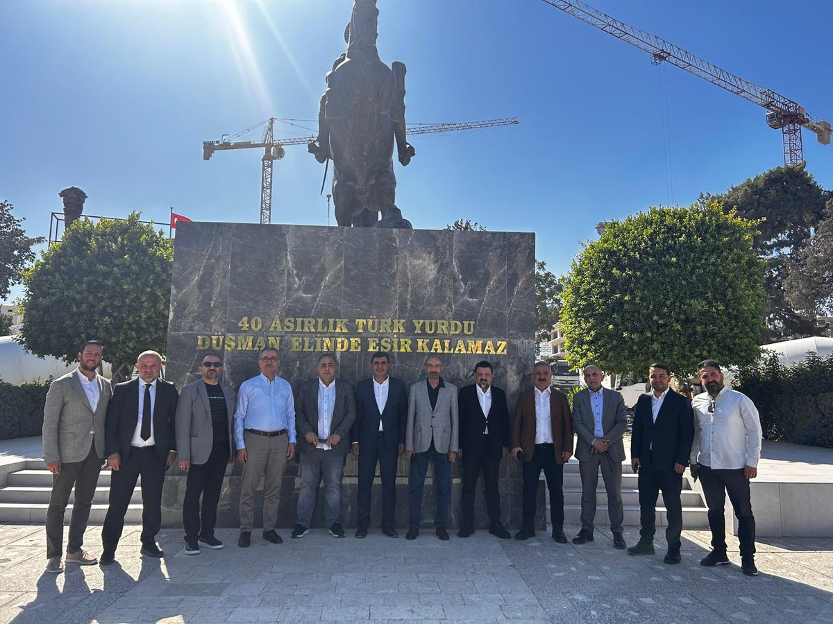 Hatay'daydık dün...
Gençlik ve Medya Akademisinin Deprem Çalıştayı'na katıldık. Konuşmalar yaptık, sertifikalar verdik...
Deprem sonrası şehirde yapılan son rötuşları yerinde gördük.
Oldukça verimli geçti.