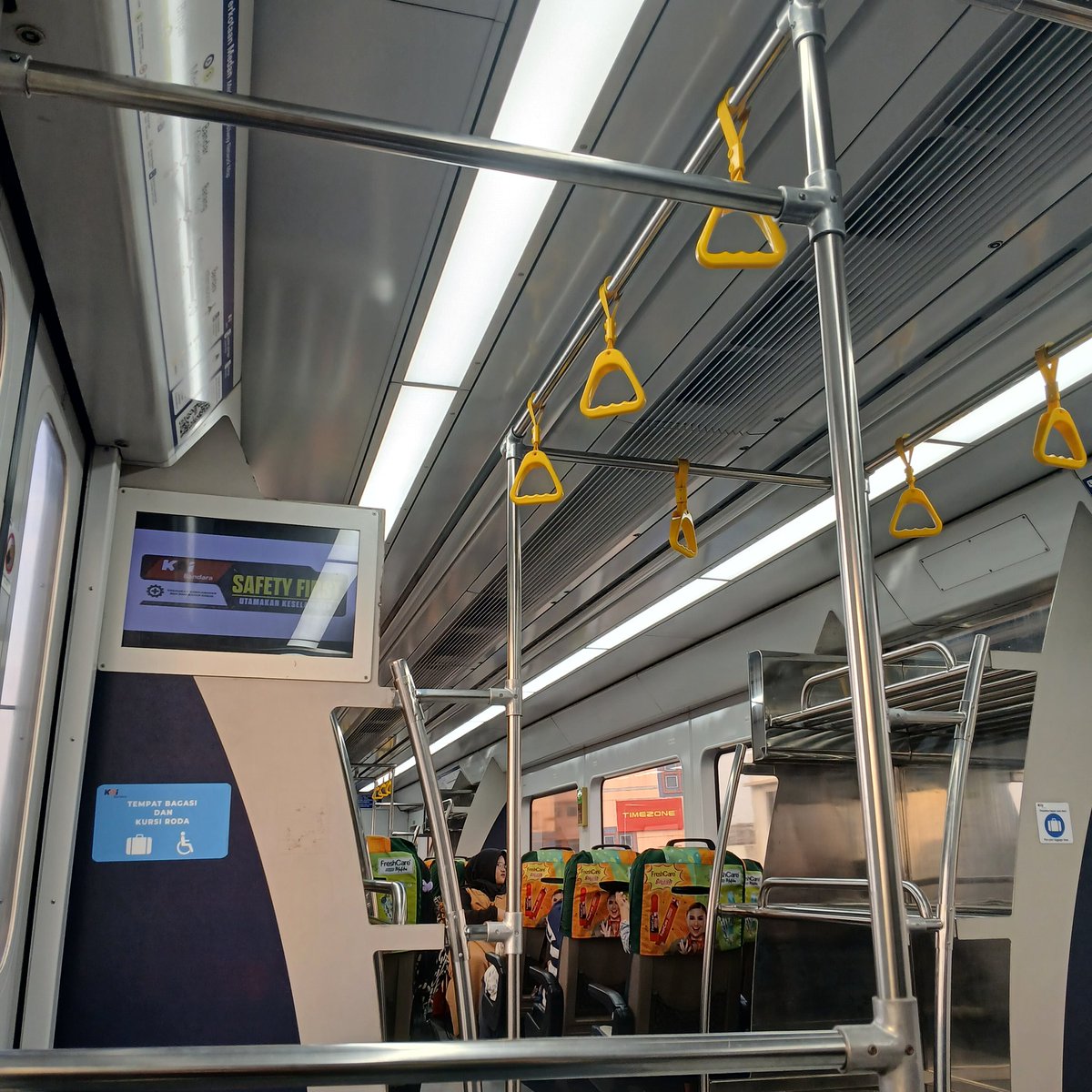 evaa²⁵🦷⋆｡˚ tweet media