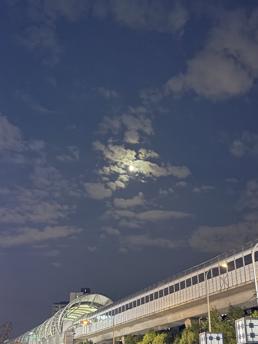 #运动 饭后散步，天空真漂亮