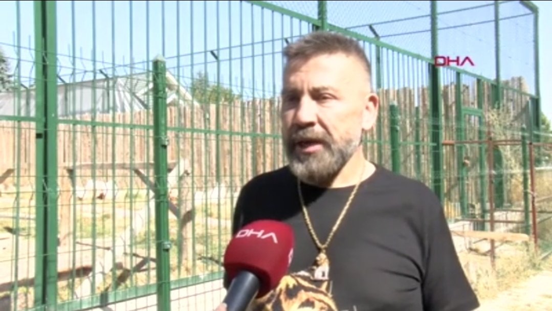 Firmanın sahibi Ahmet Zeki Öner kendisinin Ankara'da da benzer konseptli bir işletmesi var. 2022 yılında  yerleşim yerinde bulunan işletmesi hakkında dava açılmışsa da yürütmeyi durdurma kararı alarak Mehter Takımı eşliğinde açılış yapmış birisi.