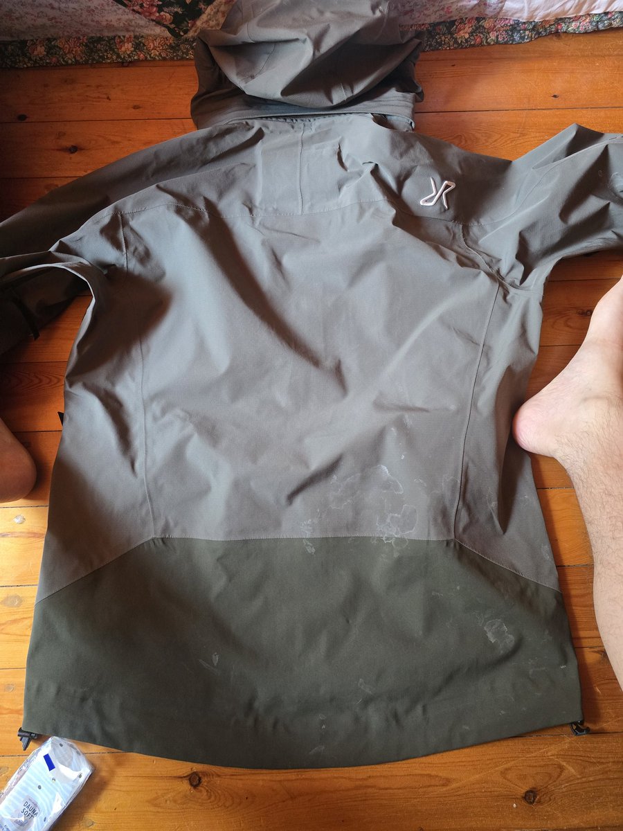 JacketPlay tweet media