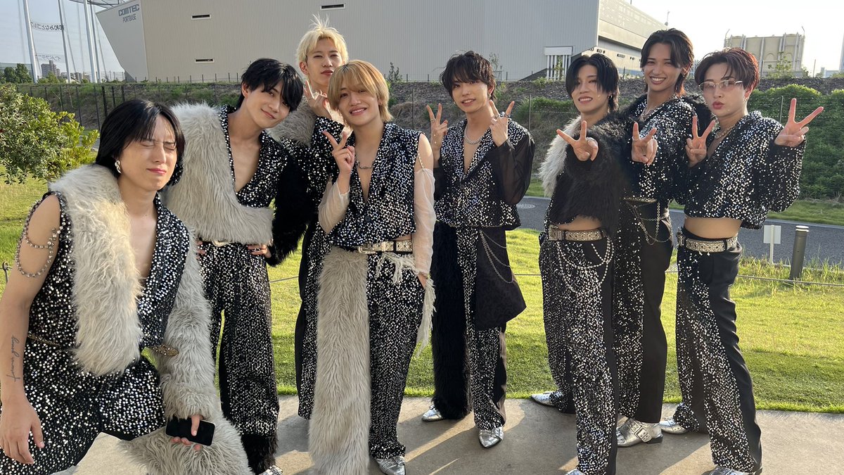 本日は【ALL IN】シングル『自分キログラム』ミニライブ＆特典会@ららぽーと名古屋みなとアクルス にご来場頂きありがとうございました🙇‍♂️

✍️本日のセトリ
M1 -  罵罵罵
M2-   JUST ONE
M3-   シャバNight？
M4-   Lie Lie Lie＜half ver.＞
M5-    Selfish!!!!!＜half ver.＞

🚨next live🚨