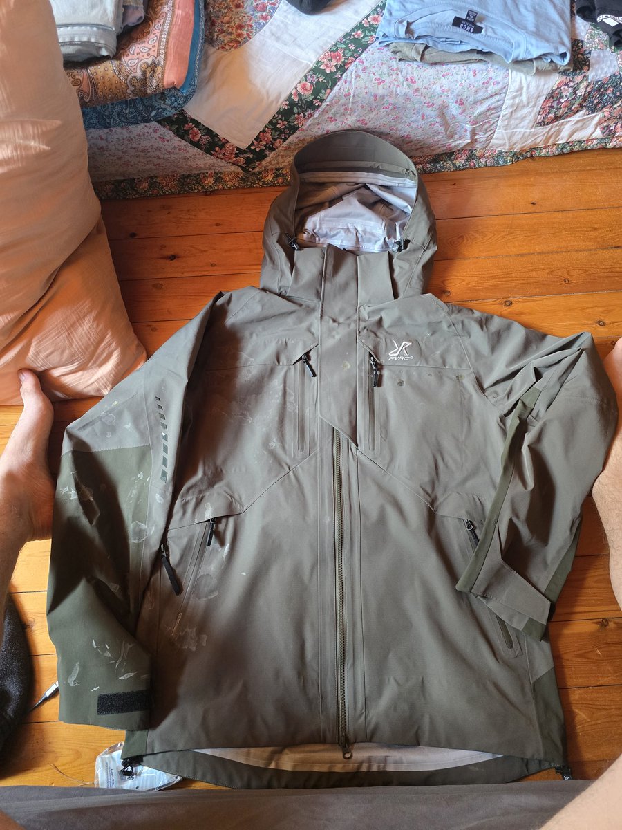 JacketPlay tweet media