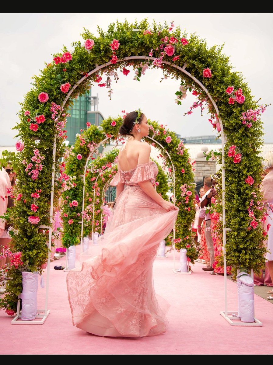 I'm running a Giveaway to The Rose Picnic happening July 12th, 2025 in Toronto. 
2 pairs of tickets to be won #Toronto giveaway #rosepicnic #partnership 
instagram.com/reel/DLsfWN8A1…