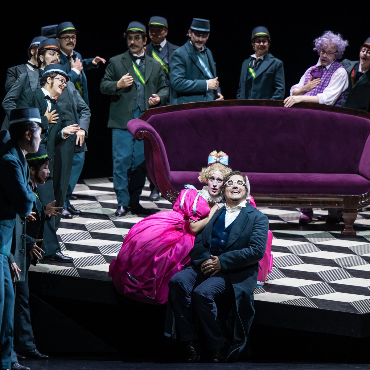 OperaVision_eu's tweet image. Next week in Zürich, Offenbach’s The Tales of Hoffmann returns in Andreas Homoki’s acclaimed production, led by @fogliani starring @saimirpirgu 🔴 LIVE from @operzuerich on 12 July. Pre-stream at 18:30 CET, curtain up at 19:00 CET.
➕ operavision.eu/performance/le…