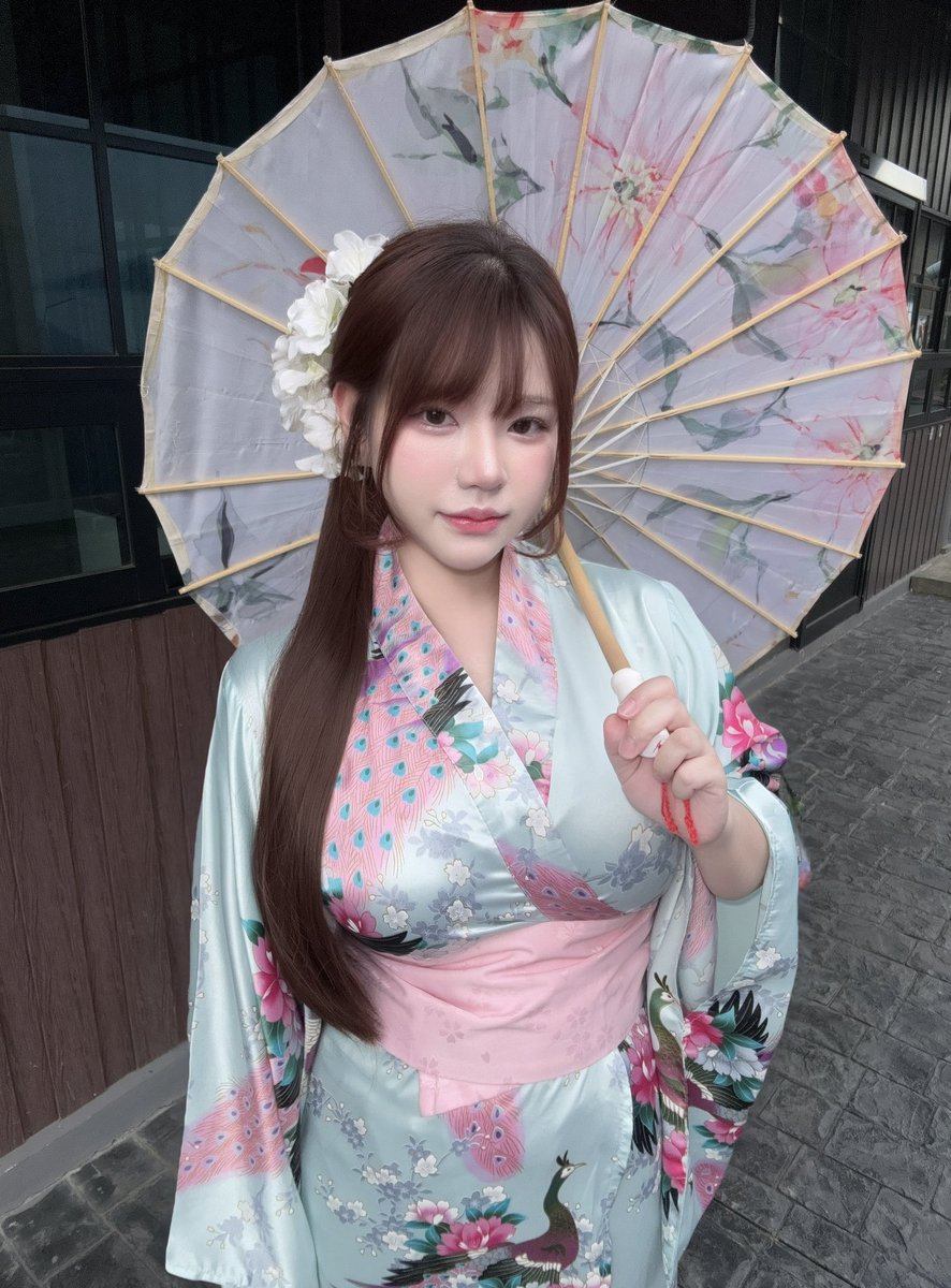 Imneko16's tweet photo. ☂️ https://t.co/k67ebrHi3Y