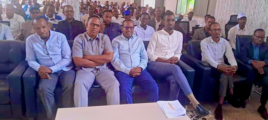 Mr. Ibrahim Mohamed Hussein, Chairman of the Freedom and Equality Party (FEP) of the Somali Region, arrived in Qabridahar last night, Senior officials from both the Qorahay Zone administration and Qabridahar City Council extended a warm welcome to the delegation.
<a href="/Mustafe_M_Omer/">Mustafe M. Omer</a>