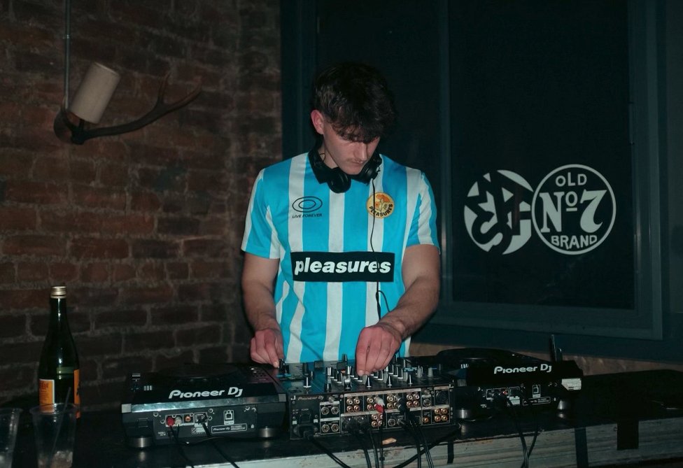 Join us on Friday the 18th for our very first SCRATCH event.

Tickets available from eventbrite.co.uk/e/scratch-tick…

Scratch is a roaming party series, devoted to building a dance music scene in Fife, to fill in the void of similar events in the area.