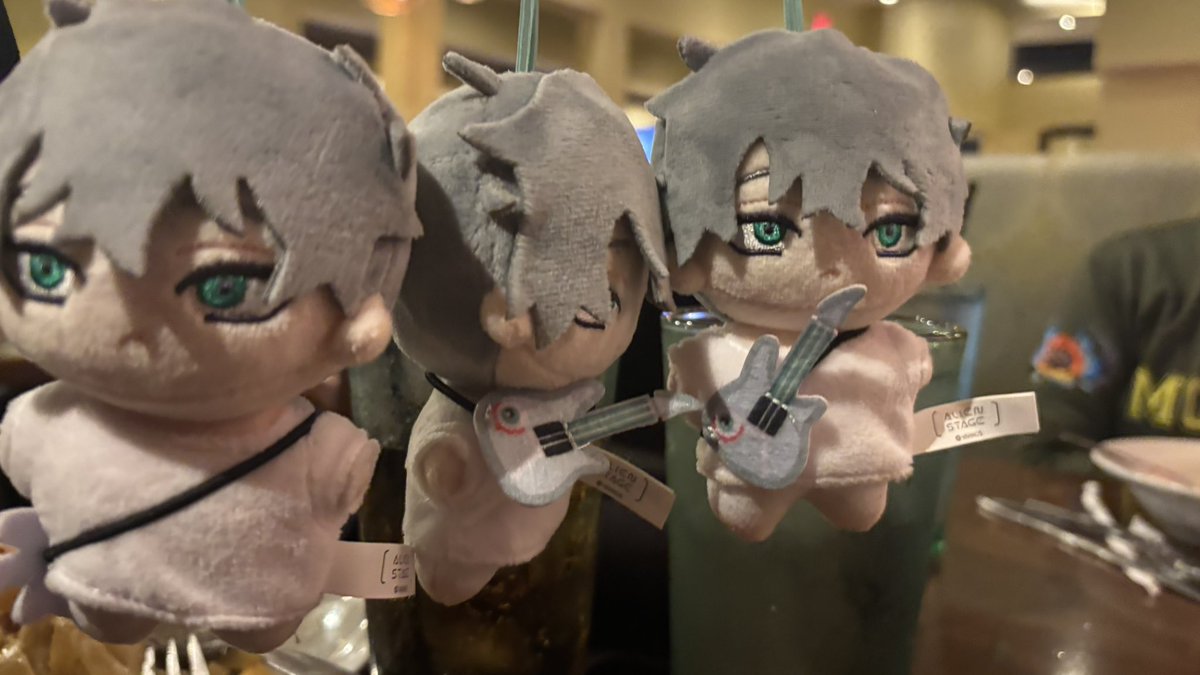 signedamane's tweet photo. hello… does anyone wanna trade ivan flor one of the tillings… just lmk :3
#alienstage #ALNST #till #ivantill #AX2025 #AnimeExpo #AnimeExpo2025 https://t.co/F2rrLS9wM4
