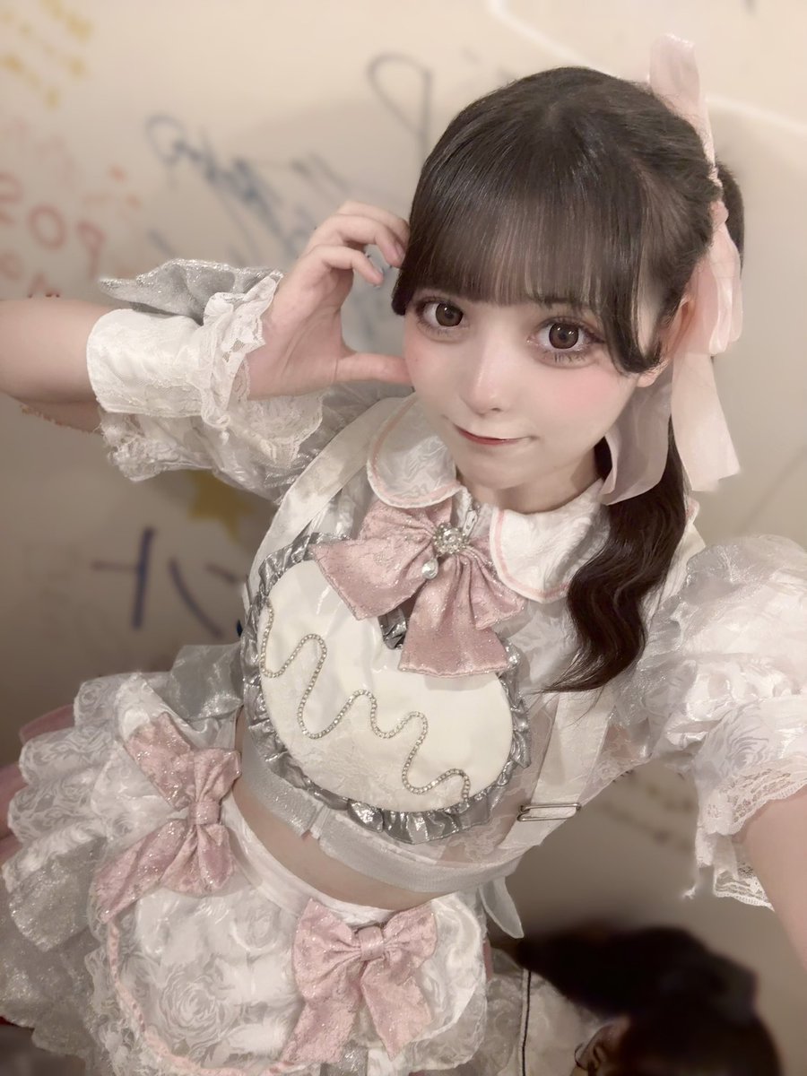 マジリバ1周年ライブ❕お越しくださった皆様ありがとうございました♡とっても盛り上がっててうさもめちゃ楽しかったです🐰💘あしたもマジリバ1周年ライブあるのでぜひお越しください(ᐡ•͈ ·̫ •͈ᐡ )今日もいてくれてありがとうー♡またあしたね！