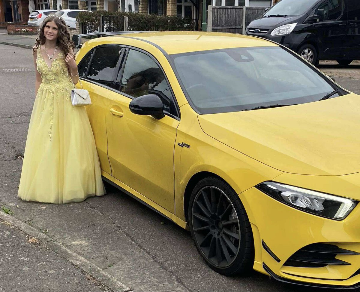 SolihullUpdates's tweet image. Show us your #Prom2025 photos in the #Solihull borough 🎉 ✨ 📸