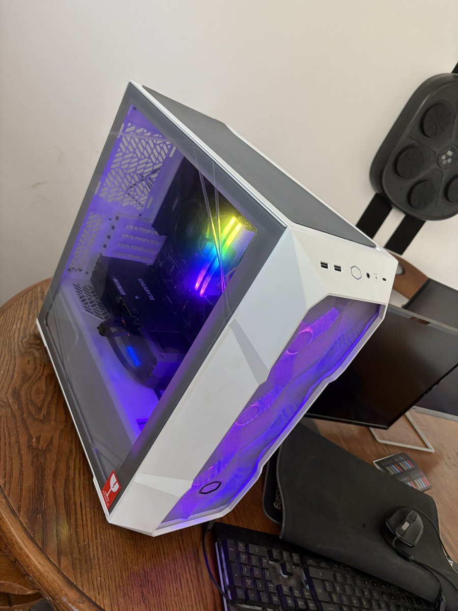 I still can’t believe this has happened 🙈. The community really pulled through! So excited to finally be able to play R.E.P.O!!!! Any tips are greatly appreciated lol. #pc #GamingPC #REPO