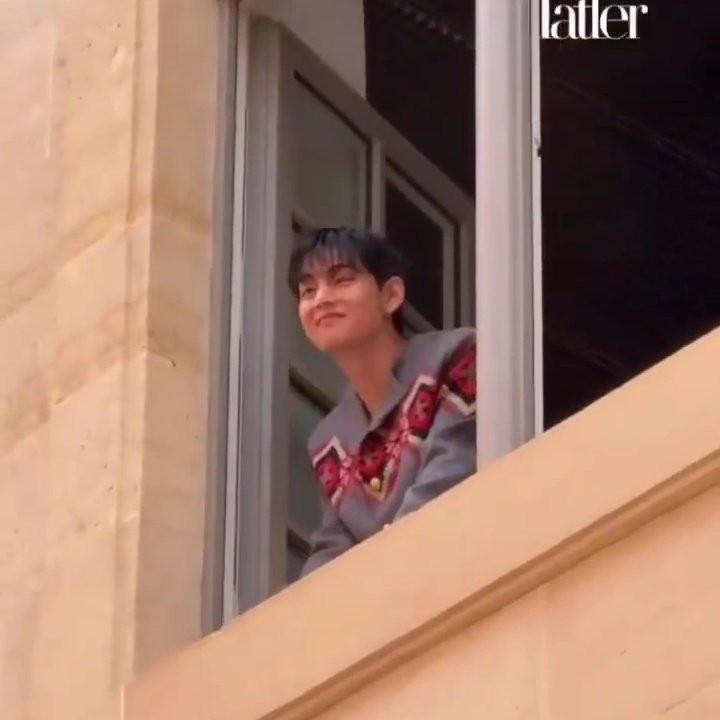 بچه ها خیلی خوشحالم که جونگکوک قراره بیاد لایو
البته شاید با خودش مینگیو هم بیاره، که مهم نیست.
مهم اینه که داره میاد لایو😭😭😭😭😭
Iykyk