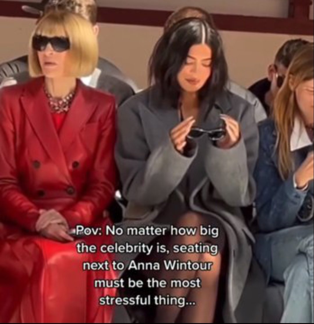 supremothv's tweet photo. Thew way other celebrities gets nervous around Anna Wintour and then there's Taehyung casually chatting 😭 https://t.co/HPyHFuL1y7
