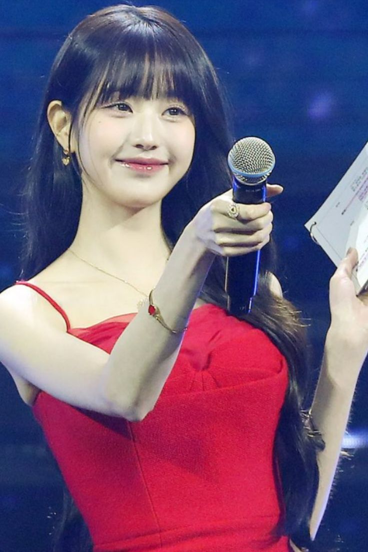 LuckiVicky's tweet photo. @JIMlNXJAMIE @jamiexjamila ᅠ
"Kalau ulang tahun, biasanya ngapain ya penonton?" Vicky mengarahkan mikrofon ke arah para hadirin.

"Nyanyi tiup lilin dulu yuk kita semua? Kepada unniedeul, boleh ucapin harapan dulu ya! Tiup lilinnya, tiup lilinnya, tiup lilinnya sekarang juga~"
ᅠ https://t.co/JK7AAqRQyv