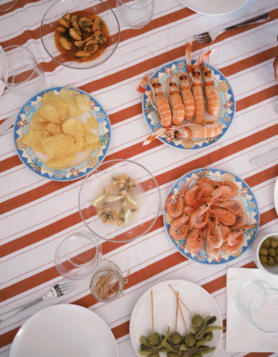 Emma_EG8's tweet image. El aperitivo.