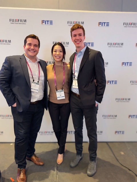 SighPichamol's tweet image. Felt like yesterday when @danielszvarca @TrentWalradt would sneak into our bariatric room as 1st year fellows. Big congrats on graduating #bariatricendo fellowship!
Room 6 won’t be the same w/o your playlists and A+ vibes. So glad you’re staying for our #advancedendo fellowship
