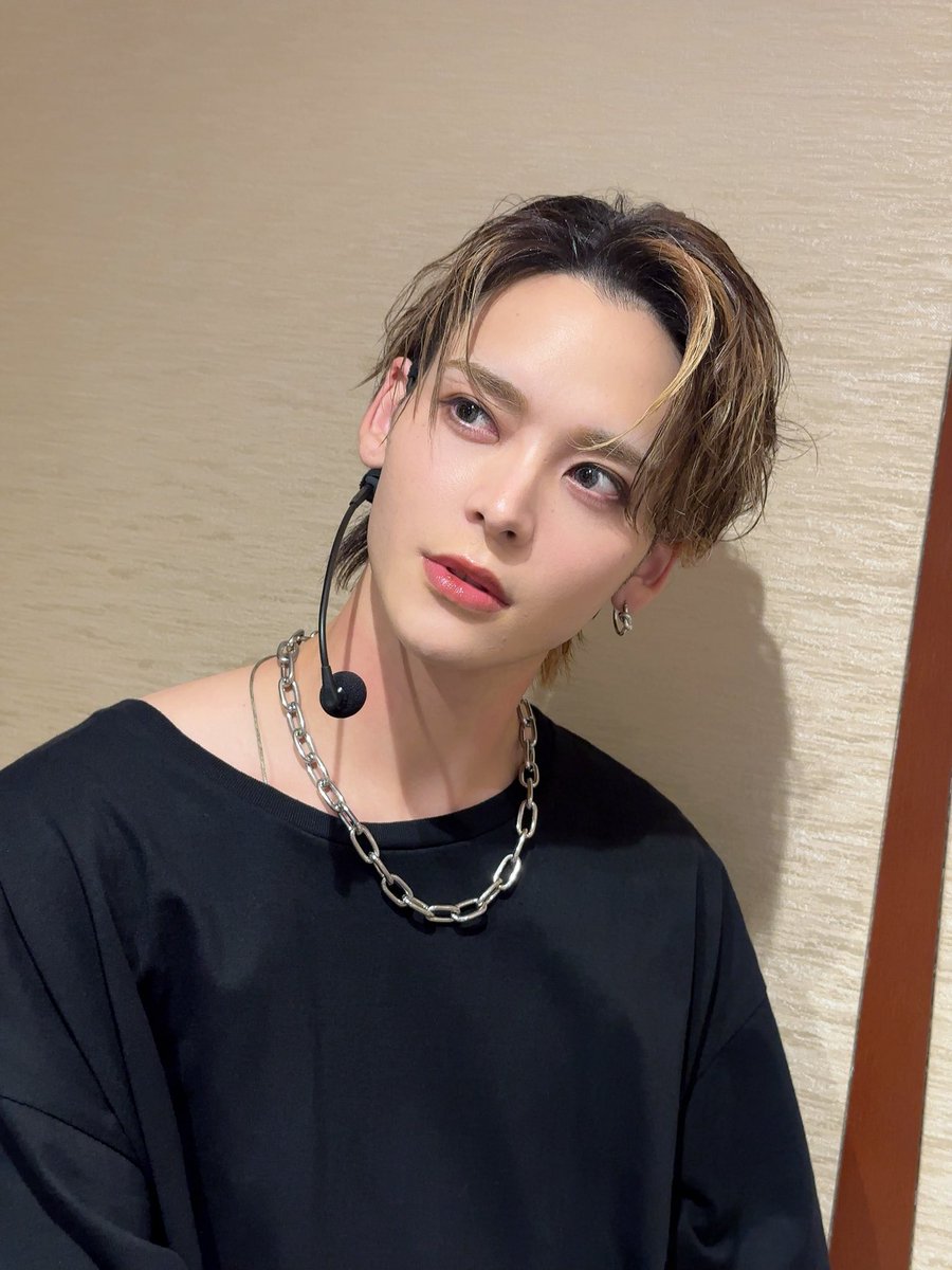 kosei0107c's tweet image. sMiLeaLIVE -Fly into the Uni:Birth-
ご来場頂きありがとうございました!!!
皆さん、楽しんで頂けたでしょうか?
沢山声出してくれてありがとね✌️
気持ちいい汗かけた、最高に楽しかった!
本当にありがとぉぉぉーーーー!!
#sMiLeaLIVE #UniteUp #ゆーゆー