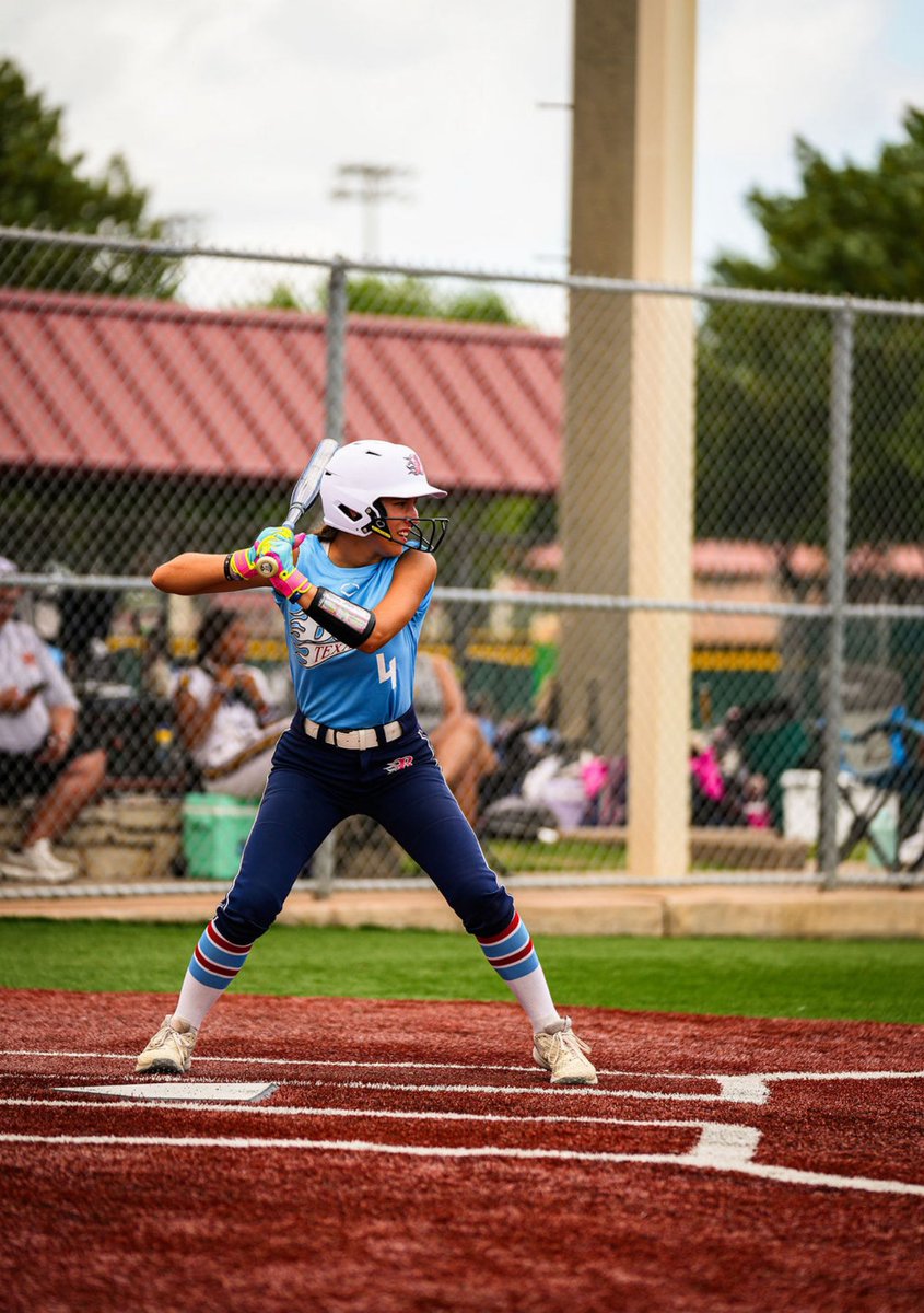 Day 4️⃣ — Bracket Play Begins!
We’re back at it this morning at 10AM at the Tulsa Elite Wilson Invite!

Come catch us on Field 4 at Arrowhead Complex or tune in on GameChanger – TX Blaze KTX 18u Clark.

Time to hit the field, cheer hard, and play harder! 🔥🥎
#TulsaElite