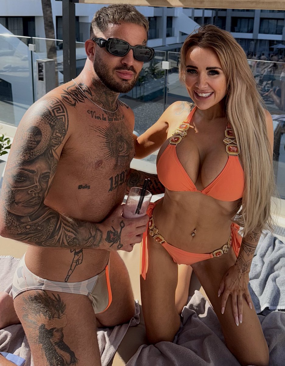 Off to the beach club today ☀️ 
Who’s buying the cocktails? <a href="/HHollywoodx/">Holly 🏴󠁧󠁢󠁳󠁣󠁴󠁿</a>