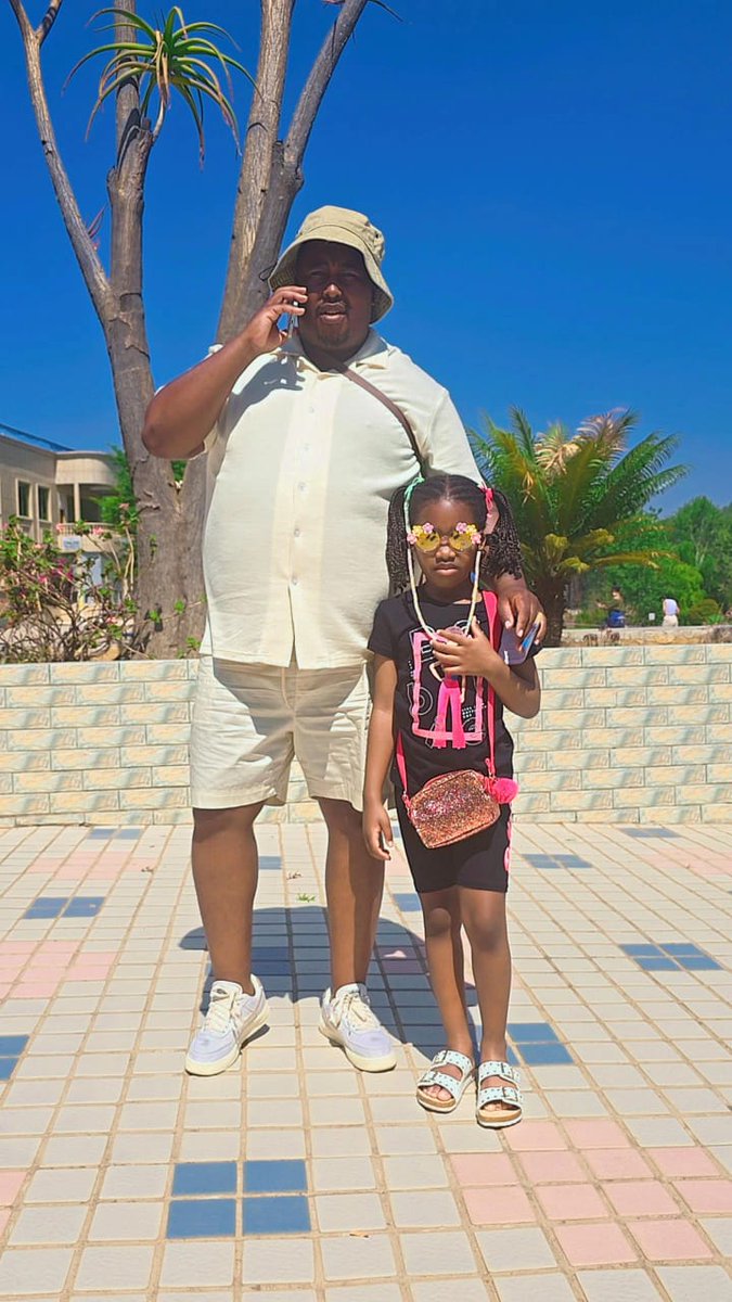 Present Dad's 😜😜😜😂😂
Today issa Birthday ka Girl. Her name is Sinoxolo Lunathi Hlongwane. Help me wish her well
🎉🎉🎉🎉🎉🎉🎉