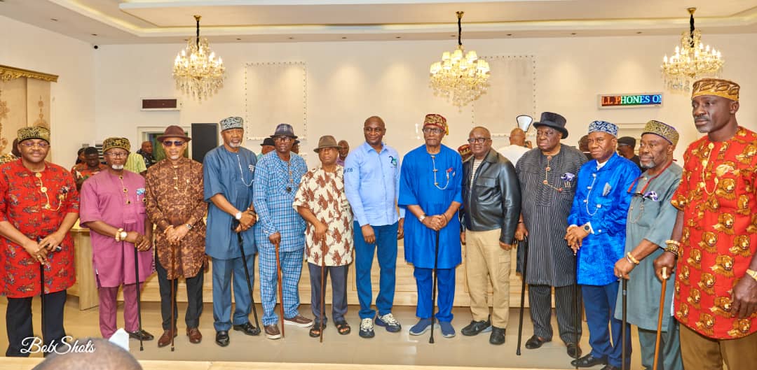 AdolfPepple's tweet photo. On Friday June 4th, a delegation from NDDC led by the CEO/MD Samuel Ogbuku, visited the Amanyanabo-in-Council at King Perekule Palace, Bonny Kingdom.
The visit was to inform Bonny Kingdom of their readiness to commence the Bonny Ring Road project. https://t.co/eTDsvUFWD5
