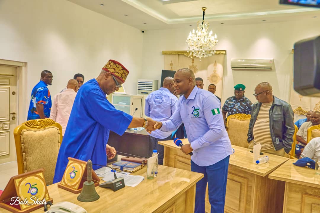 AdolfPepple's tweet photo. On Friday June 4th, a delegation from NDDC led by the CEO/MD Samuel Ogbuku, visited the Amanyanabo-in-Council at King Perekule Palace, Bonny Kingdom.
The visit was to inform Bonny Kingdom of their readiness to commence the Bonny Ring Road project. https://t.co/eTDsvUFWD5