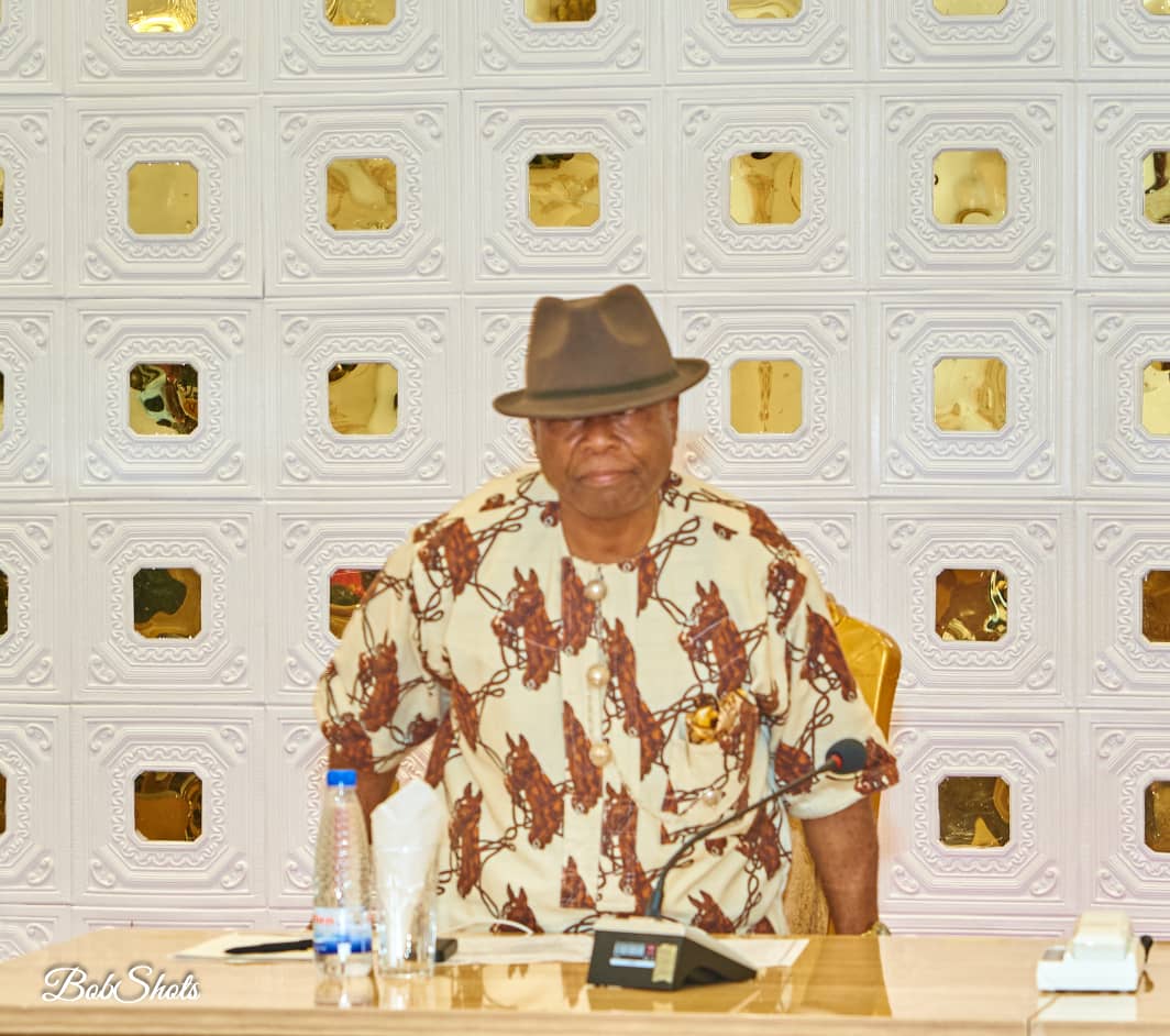 AdolfPepple's tweet photo. On Friday June 4th, a delegation from NDDC led by the CEO/MD Samuel Ogbuku, visited the Amanyanabo-in-Council at King Perekule Palace, Bonny Kingdom.
The visit was to inform Bonny Kingdom of their readiness to commence the Bonny Ring Road project. https://t.co/eTDsvUFWD5