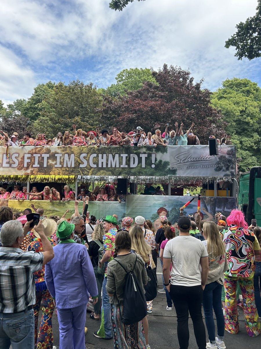 Howtopasstelc's tweet image. Schlagermove #schlager #hamburg #musik