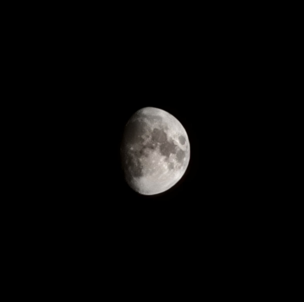 Moon_Photo2024's tweet photo. 2025년 7월 6일
오늘의 달 / Today moon

#사진 #달 #달사진 #Moon #Photo https://t.co/aQeLjvpBKY
