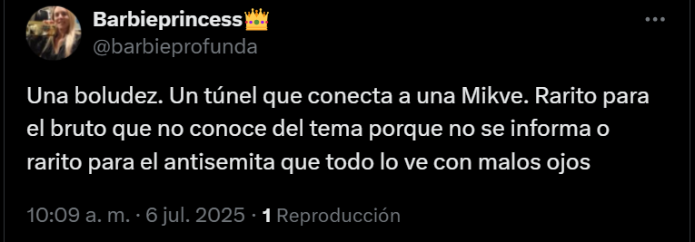 fusilese's tweet photo. Y los colchones cagados y coso? Y porque corres cuando viene la policía? No sos de derecha vos?
#RAARO https://t.co/J2rzDT3xXH