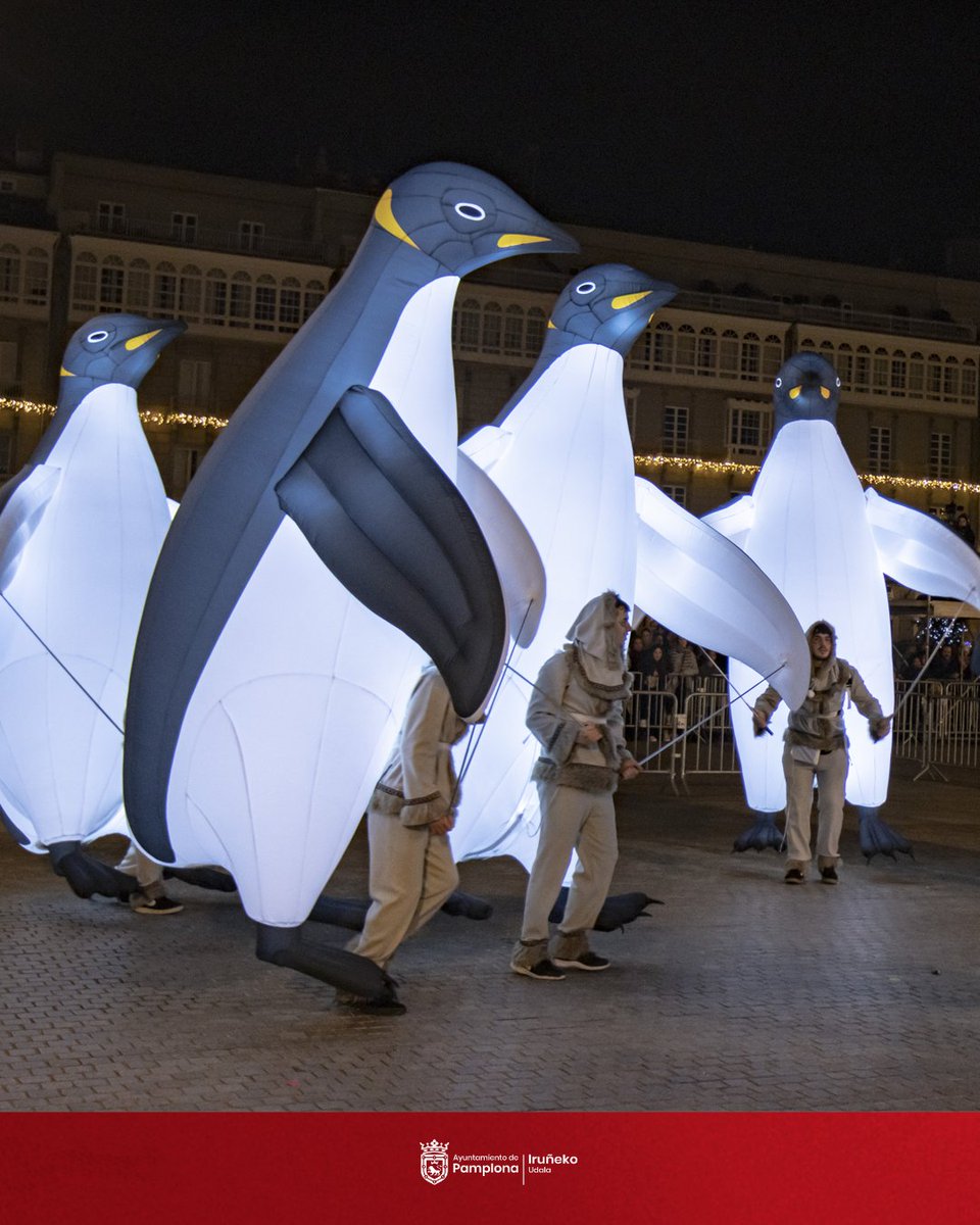 🐧🐧 Carlos III acogerá estos Sanfermines ocho espectáculos de teatro de calle destinados a público infantil y familiar

📍 El 6 de julio Carlos III será la Antártida gracias a 4pingüinos de Boneca Lareta

#Sanfermines2025 #SanferminesPamplona 

🔎 +INFO: pamplona.es/actualidad/not…