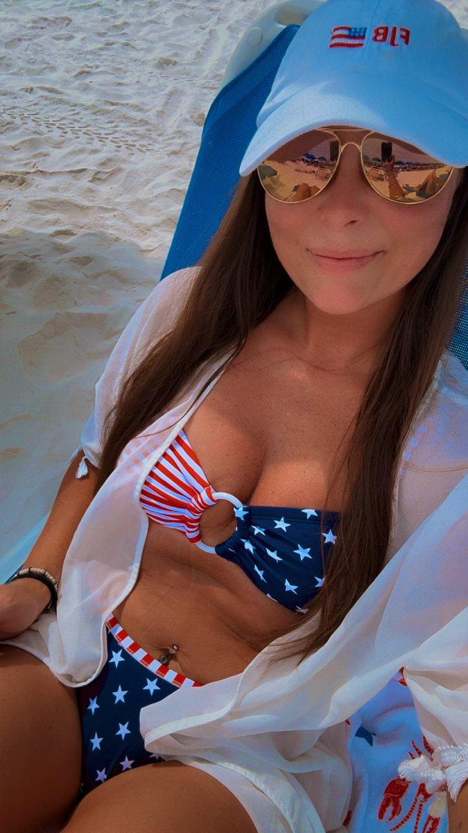 tiffanyhamlet's tweet photo. 4th of July 🇺🇸 Beach day 1 ♥️ https://t.co/IjWXuRf5z0