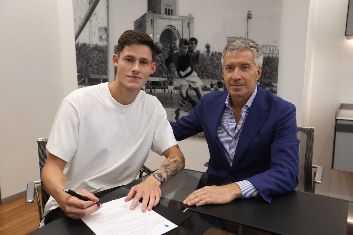 ✍🏻🇨🇿UFFICIALE VITIK AL BOLOGNA!
Il #BolognaFC  comunica di aver acquisito a titolo definitivo dall’AC #SpartaPraha il diritto alle prestazioni sportive del difensore Martin #Vitík.

#Bologna #SerieA #mercato #calciomercato #SpartaPraga