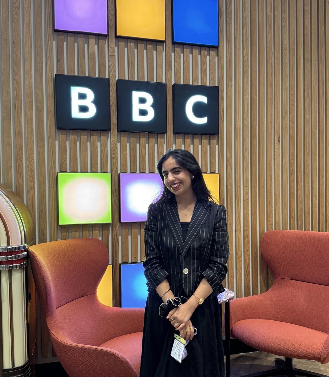 AnveeBhutani's tweet image. Lovely being at the BBC headquarters in London yesterday for a day of workshops with the @JSchofieldTrust fellows!
+ a special thanks to @jimwaterson for his keynote