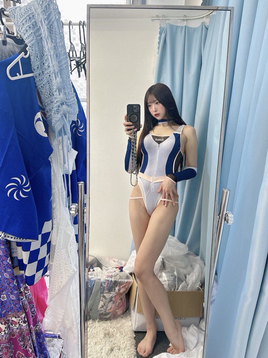 おしらせ📢#夏の宿題チェキ 2025 が販売決定!
あした7/7 12:00〜 販売開始です🍉

https://t.co/mR7qf2yOWC
(〆切 7/13 23:59)

世界に1枚の直筆《サイン・宛名・デコ入りチェキ》
がお家に届きます💌📩

衣装は浴衣、マリン、夏ワンピなど
夏にまつわるかんじです!
(5パターン着るので5枚〜コンプリート可能です!写真は去年の #宿題チェキ 💫)

サインやメッセージ入りブロマイドや
限定アクリルスタンド、
全身ダイカットステッカーも
撮り下ろしして 枚数特典でついてきます◎!

夏〜な真島さんをぜひお迎えしてね☀️