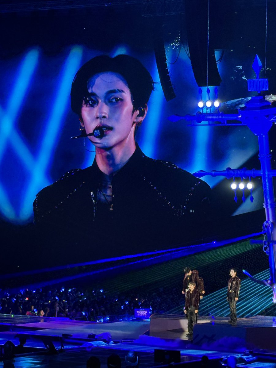 lbobvieni's tweet photo. 콘서트 갔다왔더염 ♡ https://t.co/vs3RSmviF2