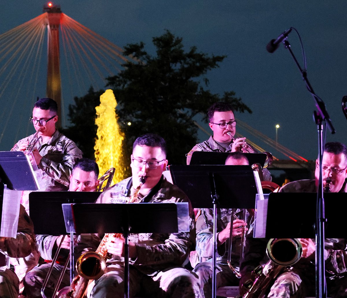 IL_Natl_Guard's tweet image. It was a busy Independence Day weekend for the Illinois Army National Guard's 144th Army Band with performances in South Elgin, Alton, and Greenville. Eligible for military service and interested in the many jobs available near you check nationalguard.com.