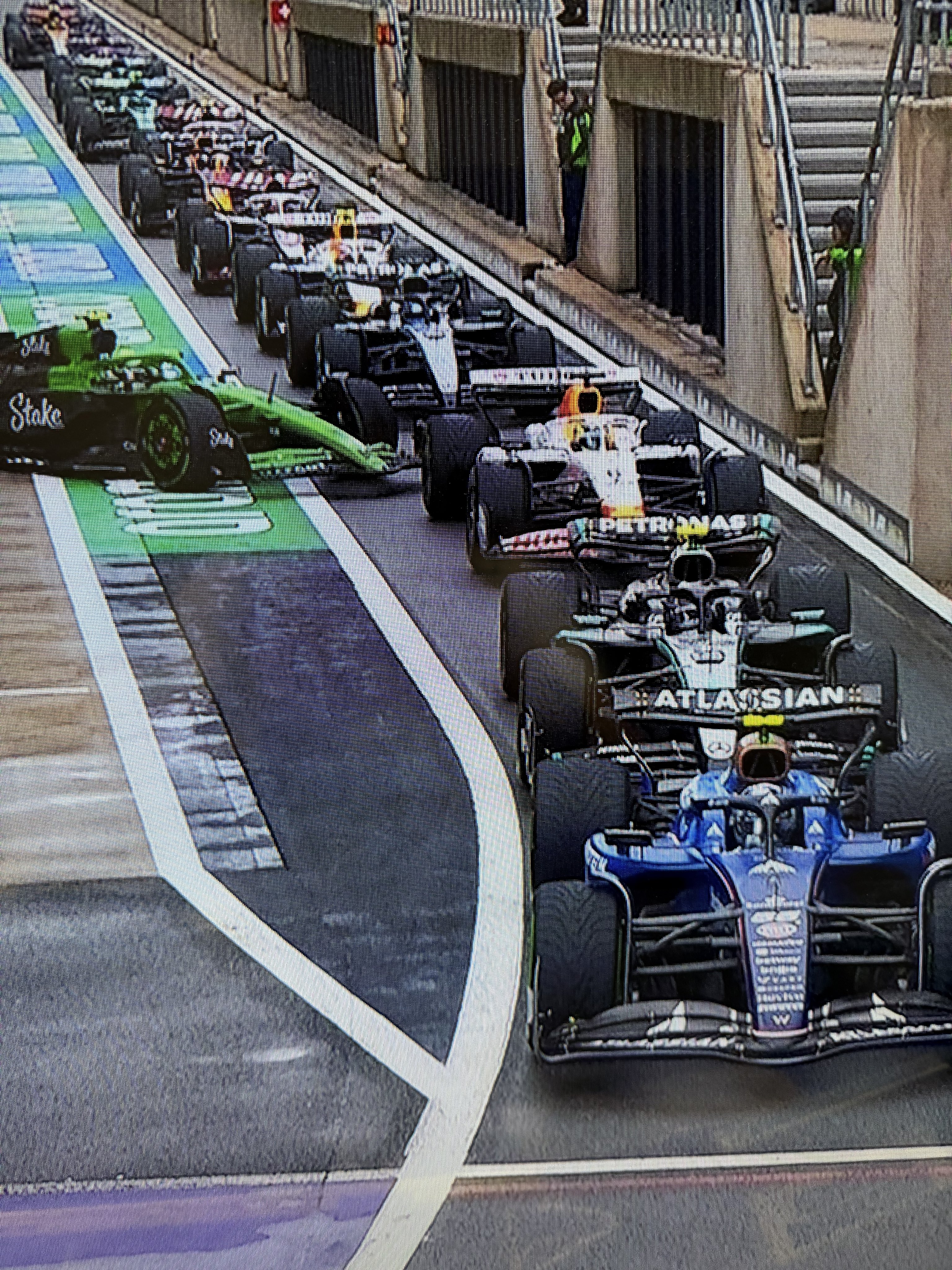 【直筆サイン多数】2010年 F1 イギリスGP 公式プログラム 直筆サイン多数】2010年 F1 イギリスGP 公式プログラム 直筆