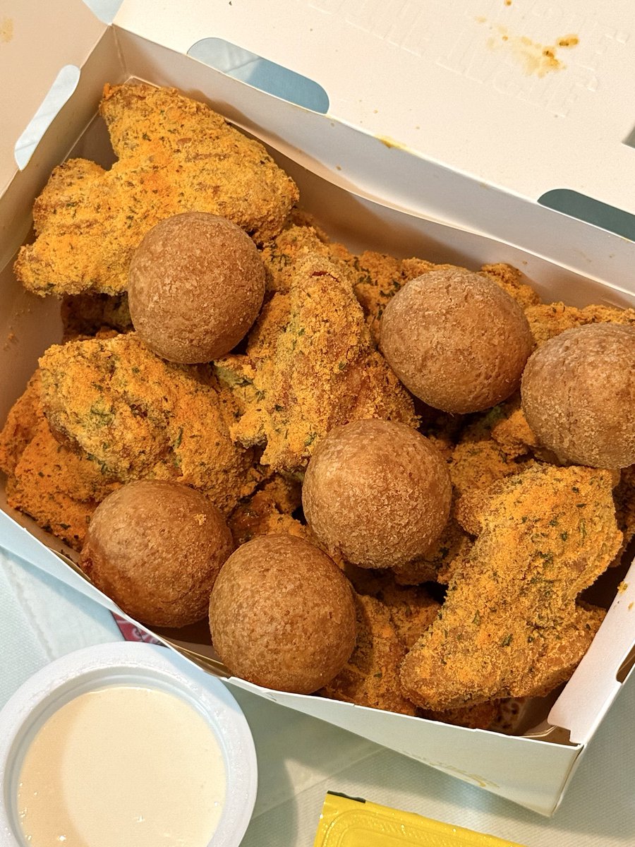 chhhomp's tweet image. 뿌링클 치즈볼