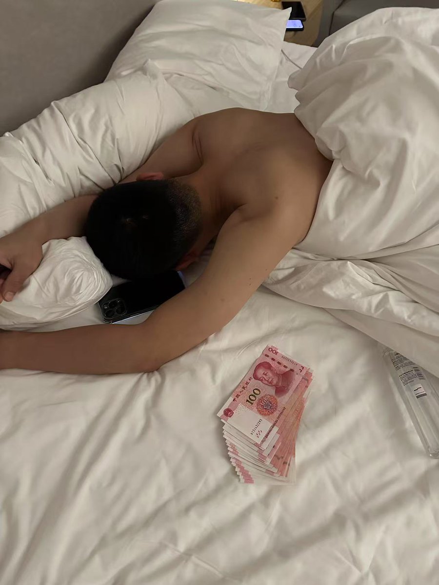 被朋友偷拍。。。