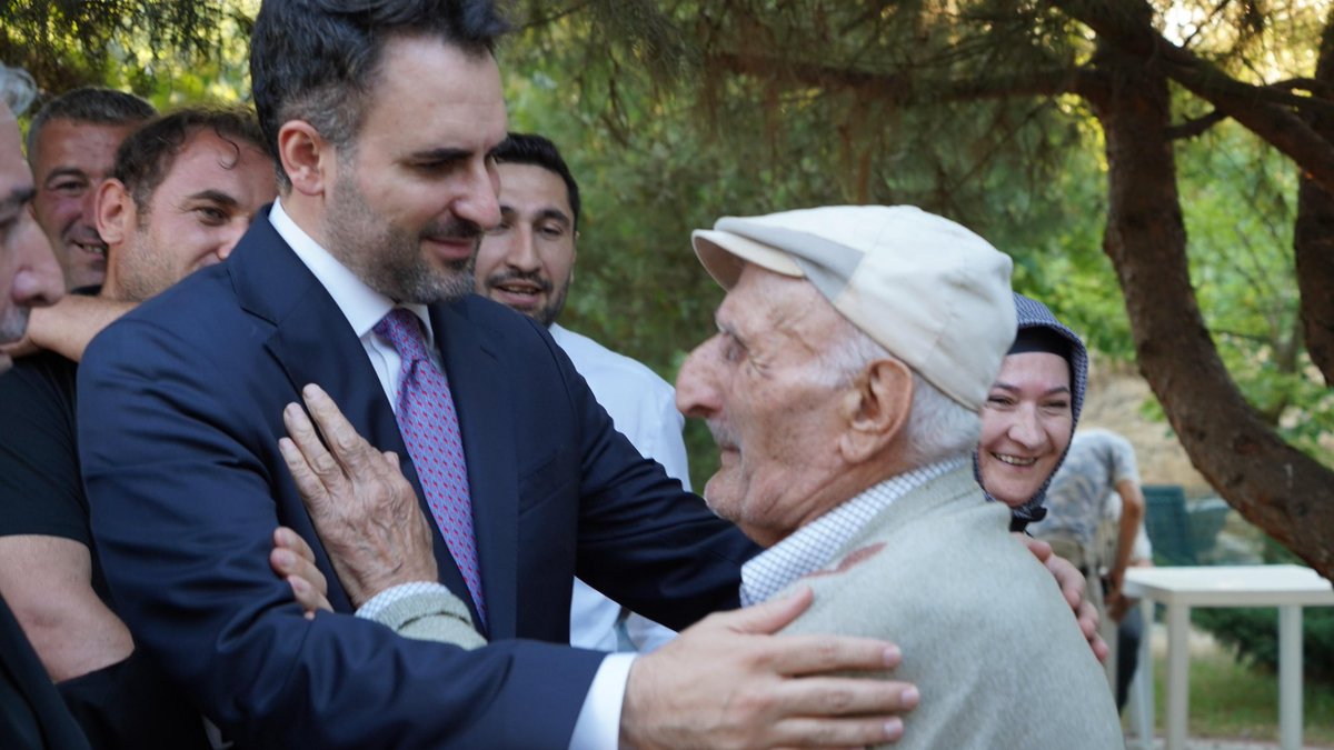 Mustafa Necati IŞIK (@mnecatiisik) on Twitter photo Biz Beylikdüzü’nde milletimizle hep gönül gönüleyiz, sizin gibi sırça köşklerde boğaza karşı sabahlara kadar kadeh tokuşturmuyoruz. <a href="/eczozgurozel/">Özgür Özel</a> Biz Beylikdüzü’nde milletimizle hep gönül gönüleyiz, sizin gibi sırça köşklerde boğaza karşı sabahlara kadar kadeh tokuşturmuyoruz. <a href="/eczozgurozel/">Özgür Özel</a>