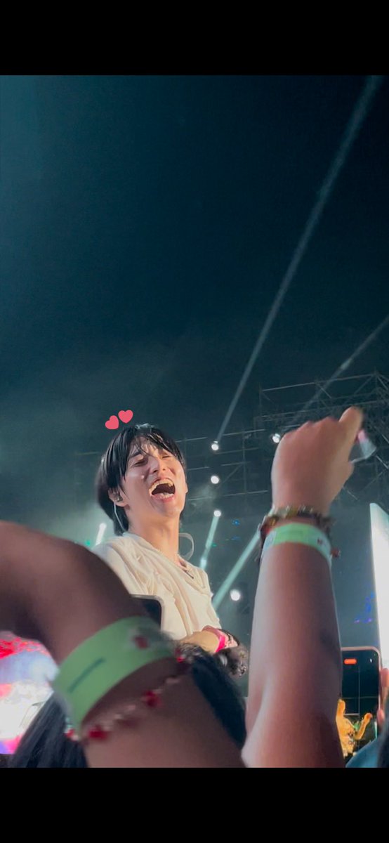 qyu12021's tweet image. Too good to be true, from my point of view 🥹
#eaj1 #eaJ1EP #canwejustpause
#eaJatPrambananJazz #eaJinPJF @eaJPark