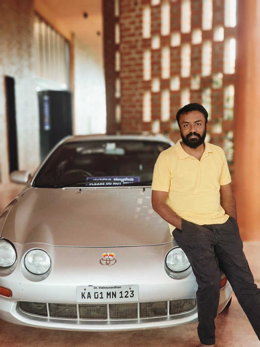 yogeshgowdayj's tweet photo. V BOSS https://t.co/t4QKQypdO9