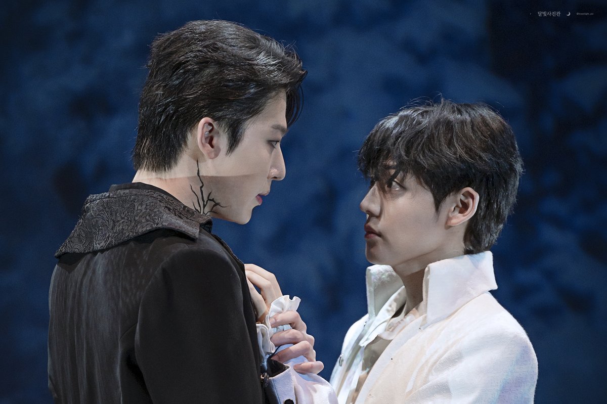 moonlight_pic's tweet image. 250706 뮤지컬 두 낫 디스터브
스페셜 커튼콜 | 만월의 야상곡
카이만 | #원태민
제스 블레이크 | #강유찬
전부를 원합니다.