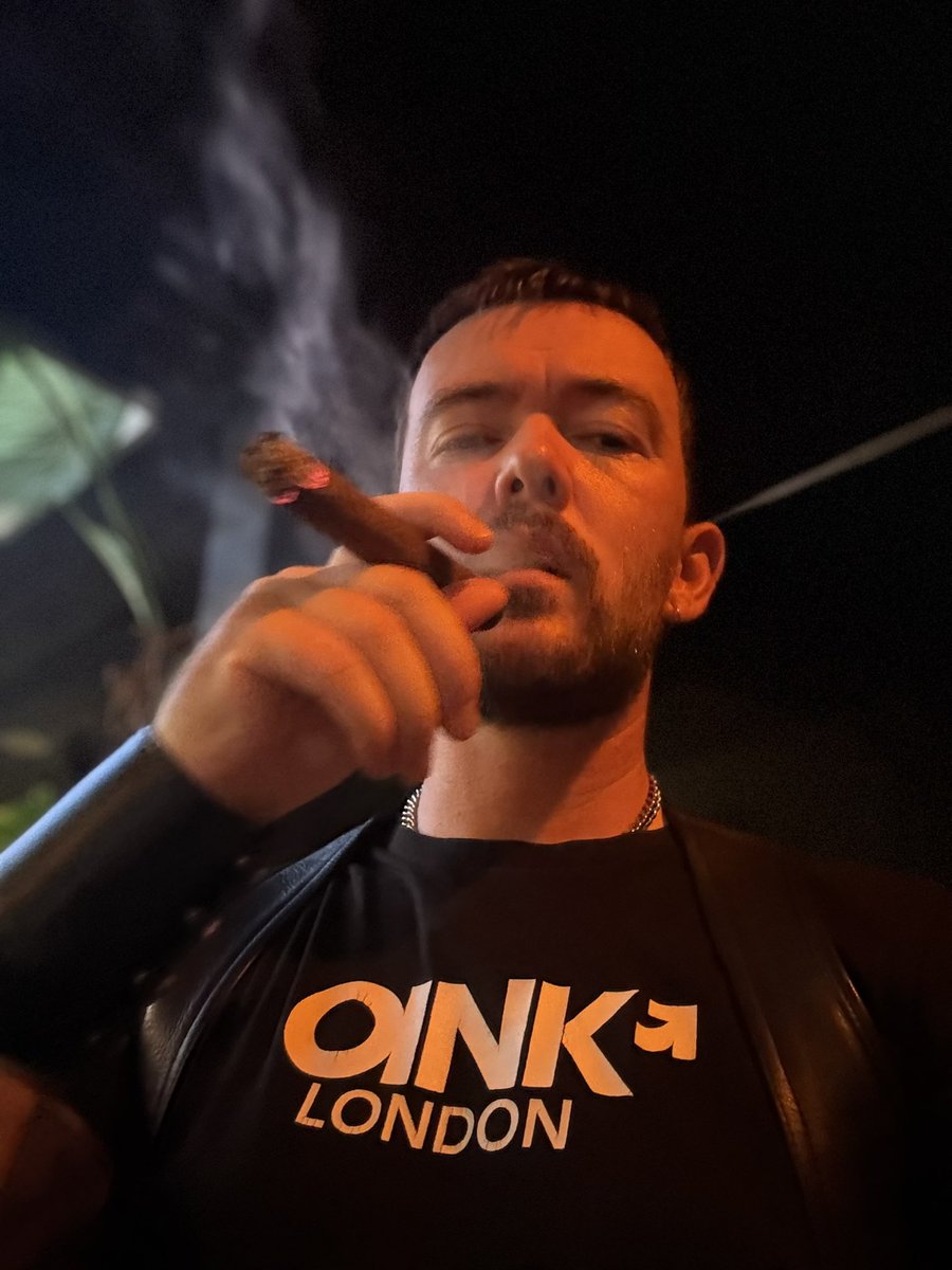 LeatherSmoker92 tweet media