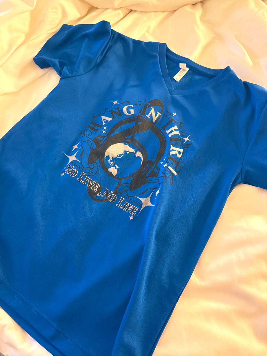 chapchae's tweet image. Today’s shirt! I’m so excited to see Ogata Megumi at Anime Expo today! 🥹
1874 days ago the world felt like a dark place, but Ogata-san’s words and music filled me with courage to look forward to the future even in the dark. I hope my thank you will reach the stage! #HangInThere