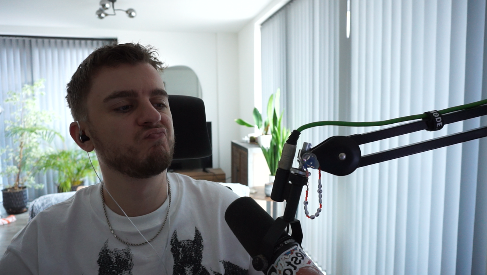 new room new me - still playing league though

twitch.tv/tempie