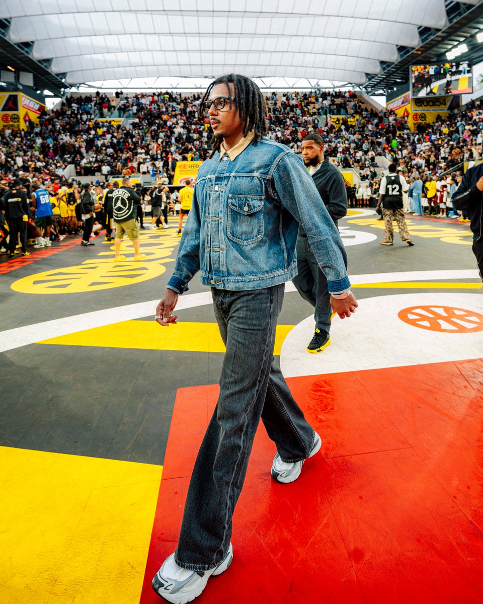Jules Koundé dans la maison ✅
Enjoy fam <a href="/jkeey4/">Jules Kounde</a> ✌🏾

#Quai54
